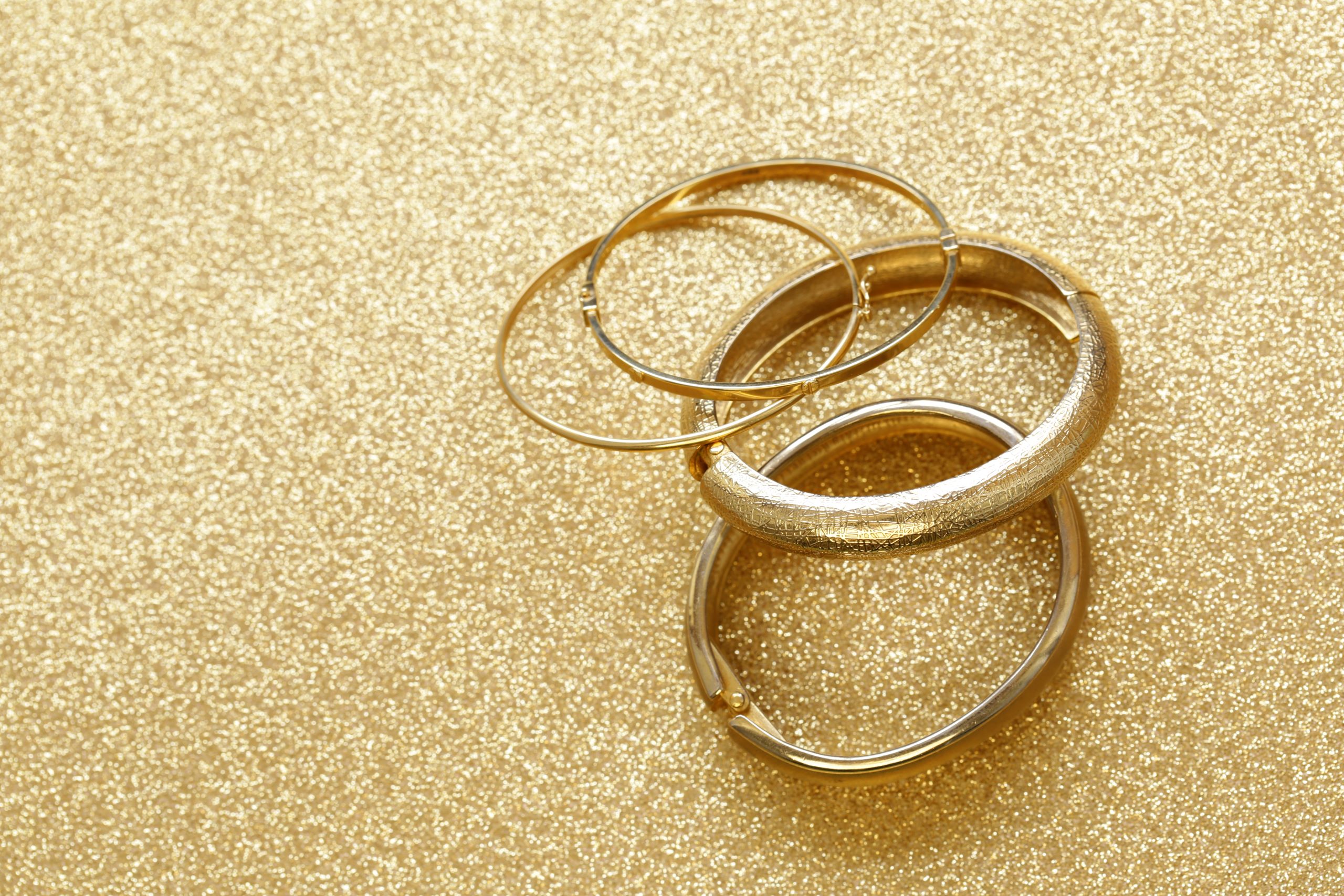 ¿Qué es el baño de oro en las joyas? - Joyas de la Rosa Universo de